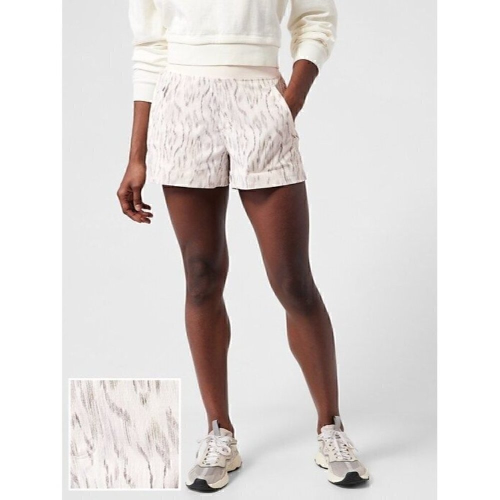 Athleta Trekkie North Short Plus Size 22